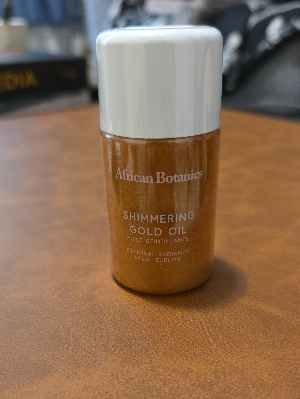 Shimmering Gold Oil - Gold